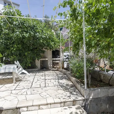 아파트 Mirko 트로기르